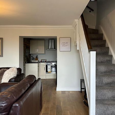 The Cosy Cottage Retreat! Perfect For Contractors, Relocators, Getaway Llantrisant  Eksteriør bilde