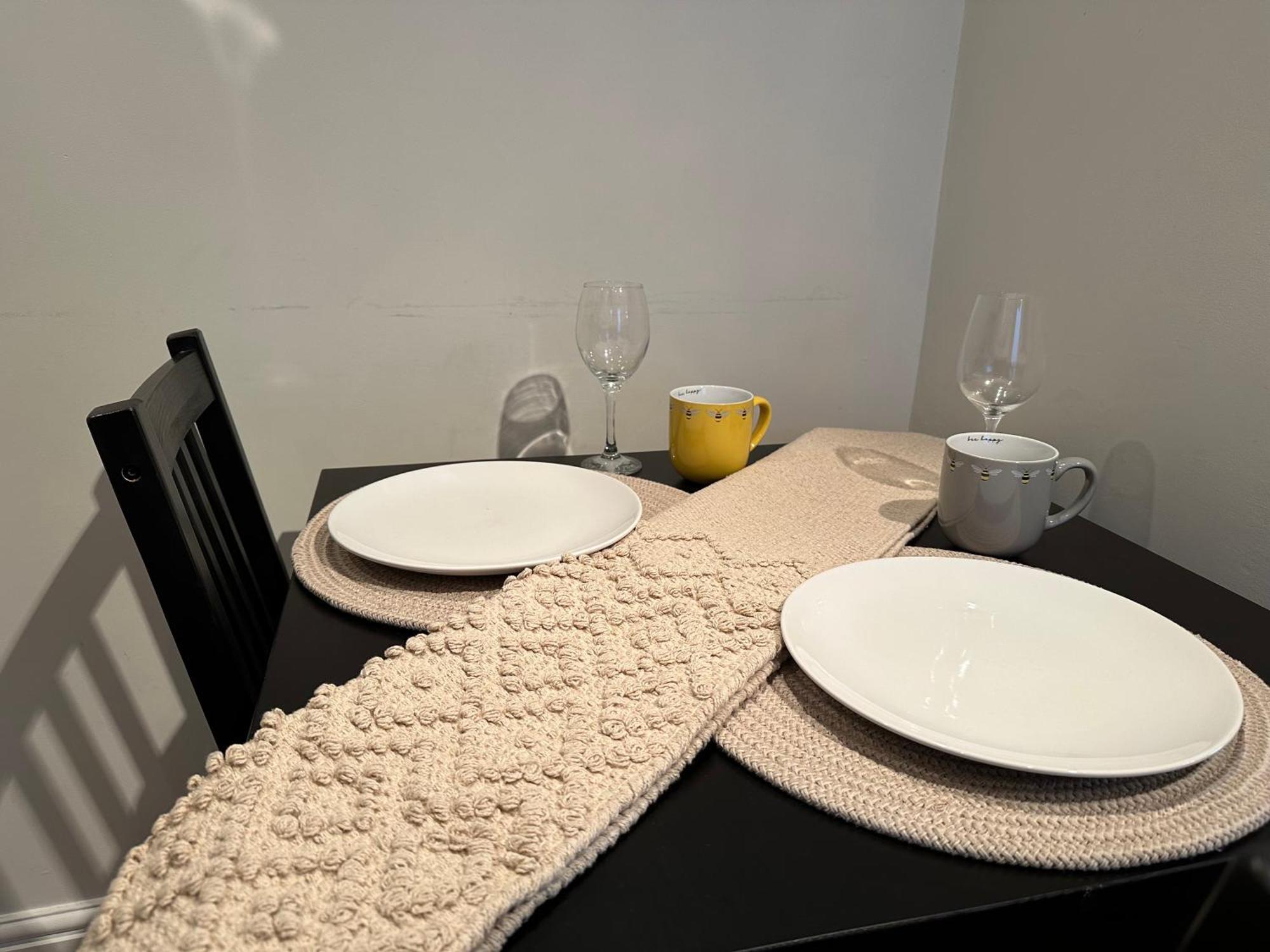The Cosy Cottage Retreat! Perfect For Contractors, Relocators, Getaway Llantrisant  Eksteriør bilde