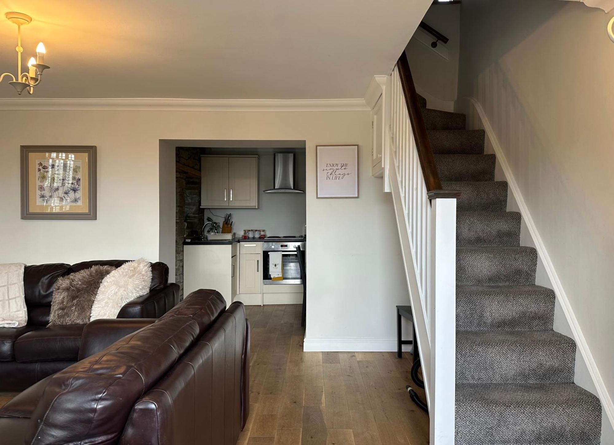 The Cosy Cottage Retreat! Perfect For Contractors, Relocators, Getaway Llantrisant  Eksteriør bilde